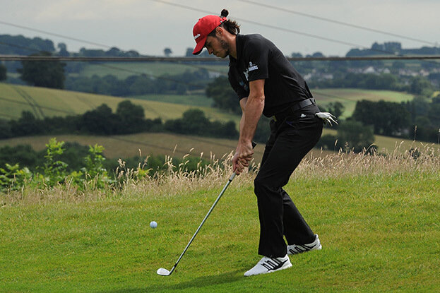    Гарет Бэйл вместо футбола теперь играет в гольф. Global Look Press