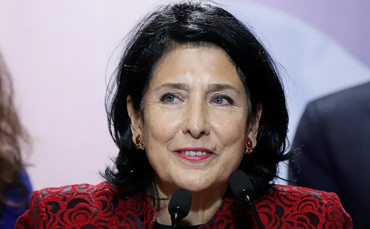 К концу своего срока Зурабишвили скатилась в откровенную русофобию (фото с сайта kp.ru)