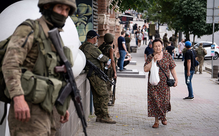 ФОТО: Солдаты группы Вагнера на улицах Ростова. Foto: AFP