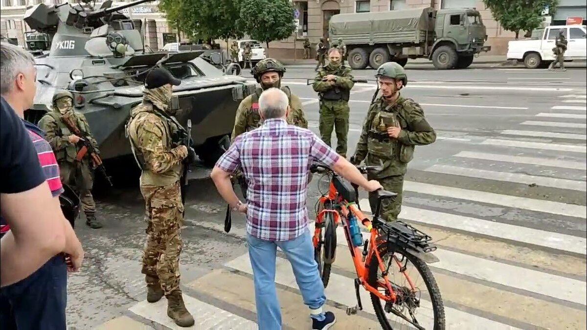 "У вас совесть есть? Вы защитники отечества или кто? (Фото из открытых источников). 