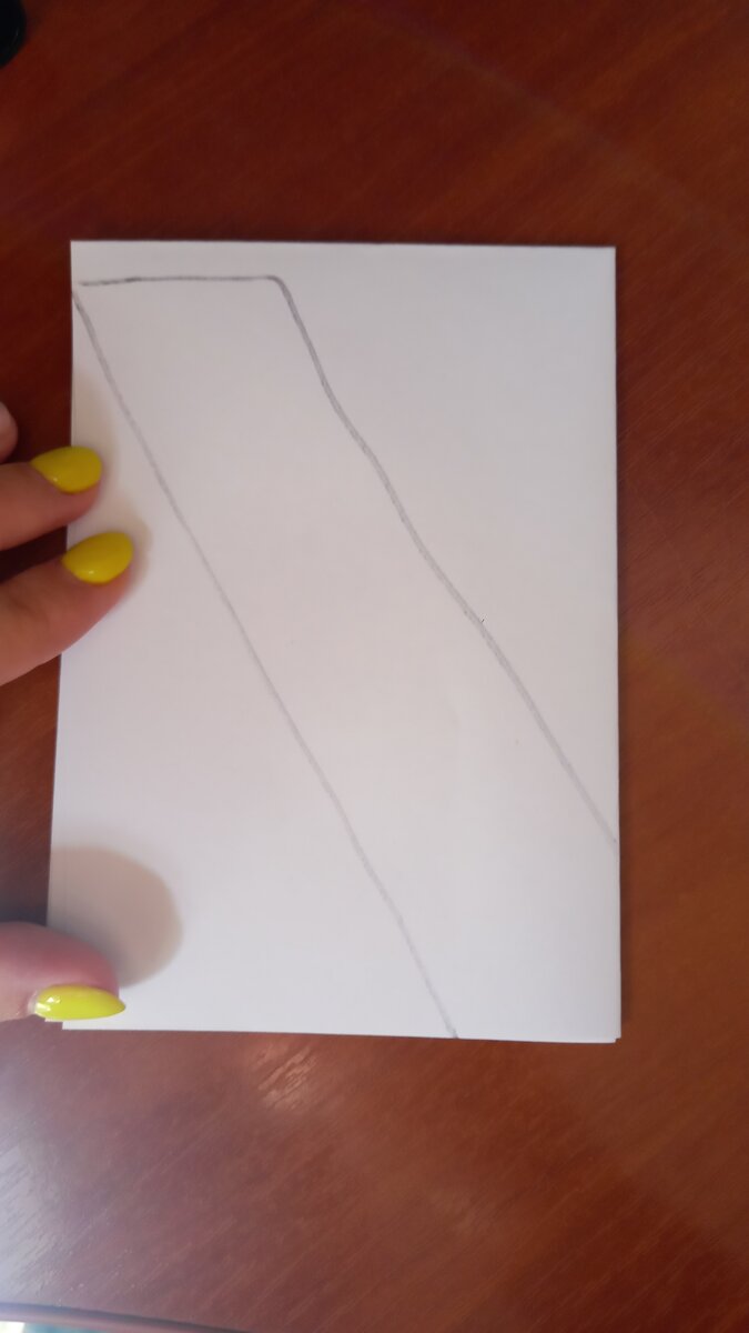 Складываем в 4 раза и наносим рисунок