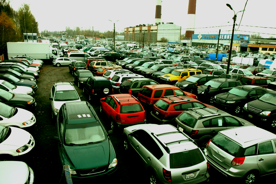 Фото подержанных автомобилей. Автомобильный рынок. Рынок легковых автомобилей. Авторынок Санкт Петербург. Авторынок новых авто.