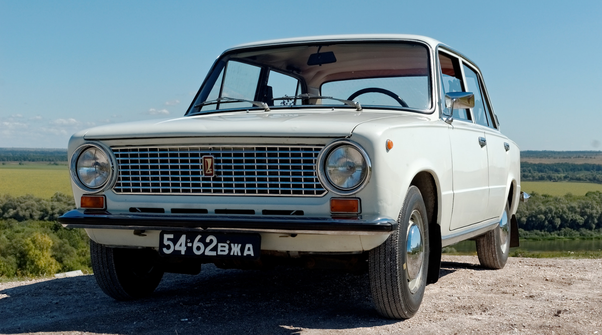 ВАЗ-2101 "Копейка" первая машина автомобильного завода Тольятти