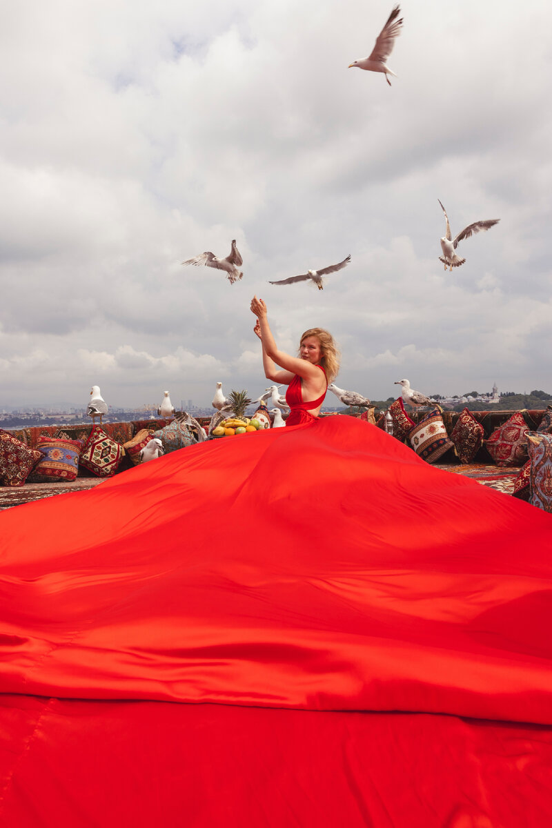 Думаете это вентилятор или гвоздями подол прибили?