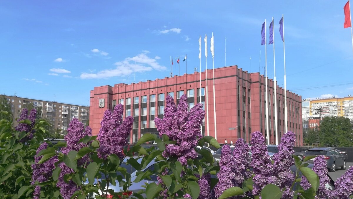     Конкурс по отбору кандидатов на должность мэра Ижевска объявлен в четверг 29 июня на очередной сессии муниципального представительного органа. Депутаты гордумы утвердили также состав конкурсной комиссии.