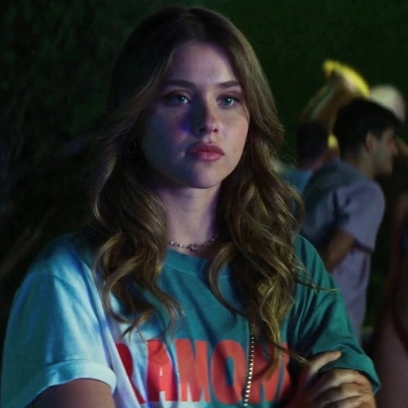 Моя вина платье. Моя вина платье. Моя вина платье. Моя вина платье. Актриса из моя вина.