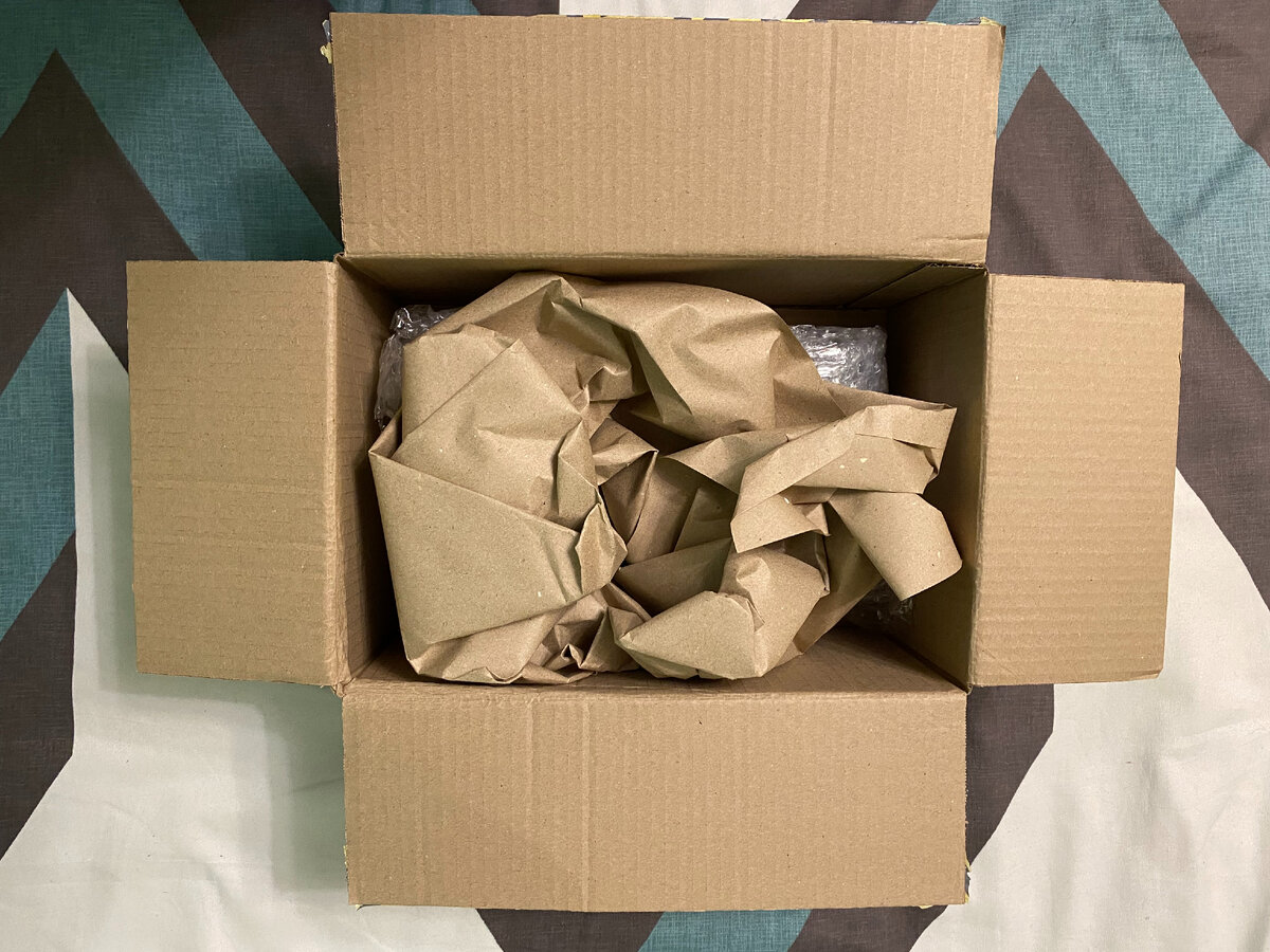 Подарочная коробка белая из гофрокартона для кружки, размер 11*11