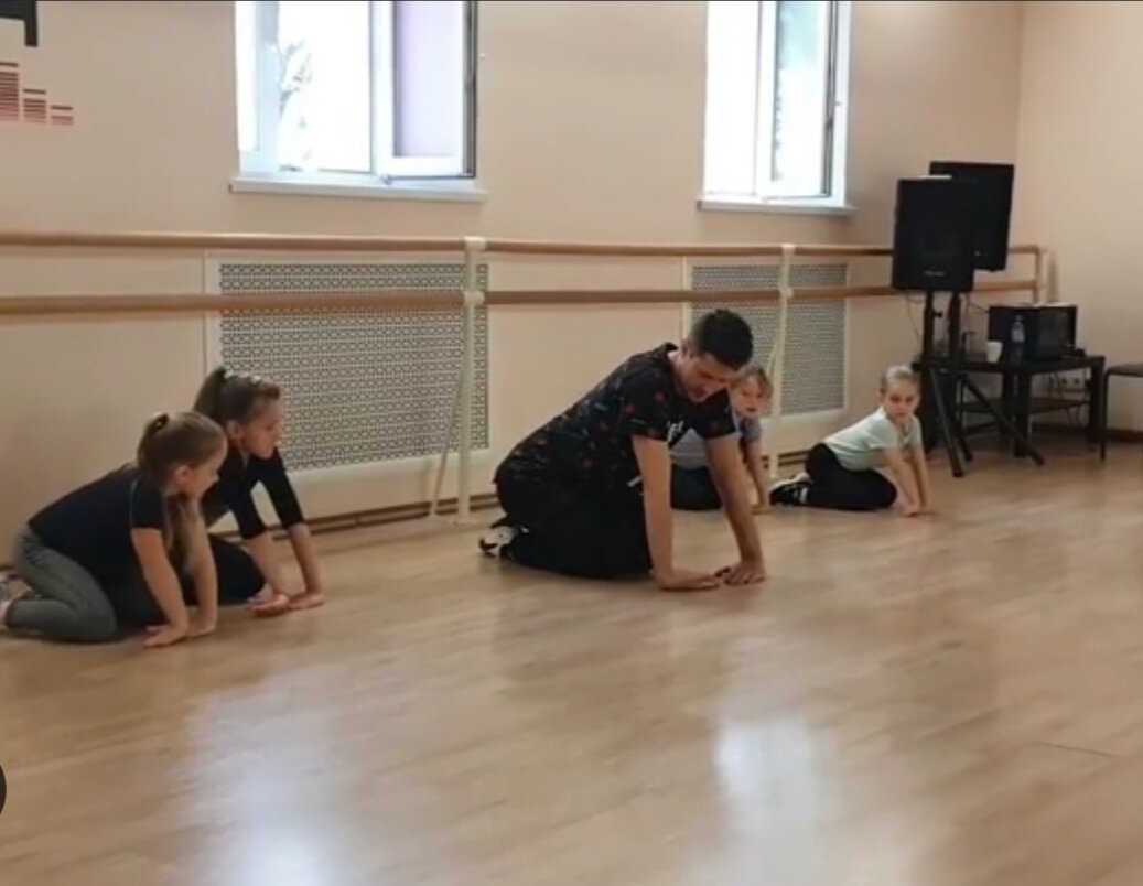 Хореография А.Железнякова - работа с точностью кистей рук. Воспитанники Ледяного Лебедя.