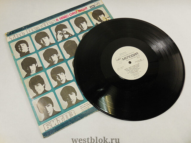 Такая пластинка "Вечер трудного дня" хранится у меня. Всегда интересовало фото-силуэт. А где лицо?