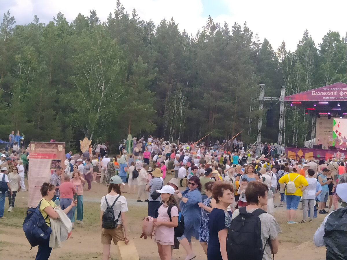 Фото автора. Народу было так много, как в пословице, что яблоку негде было упасть