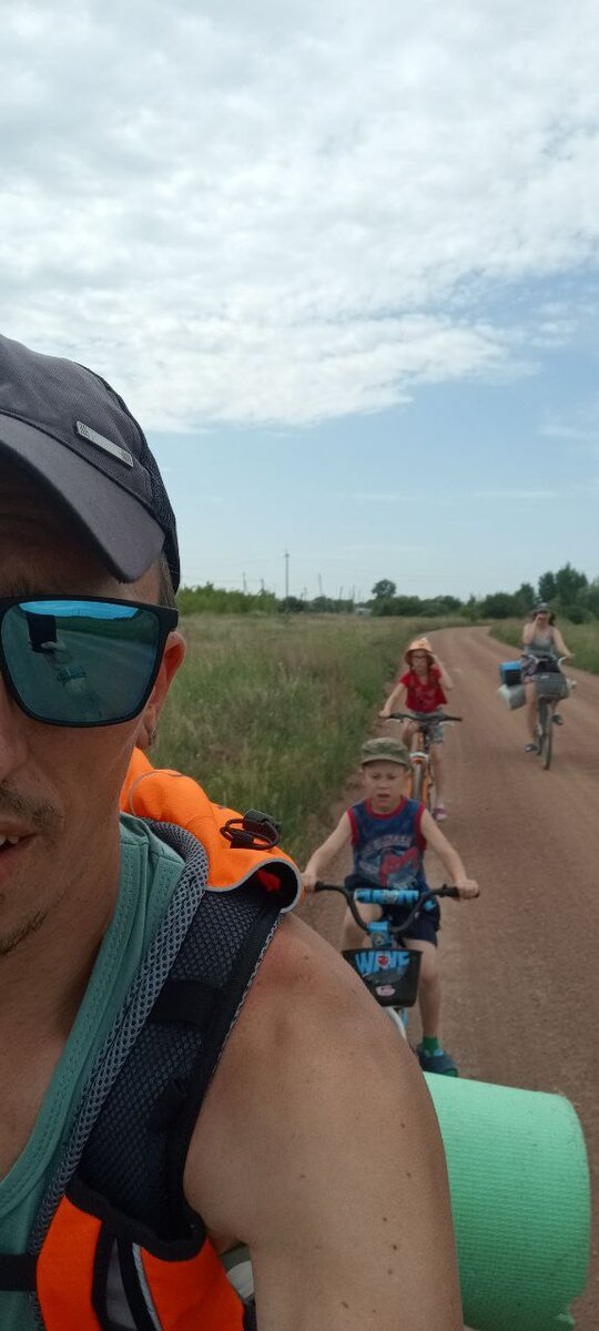 У него сосредоточенное лицо, а не усталое