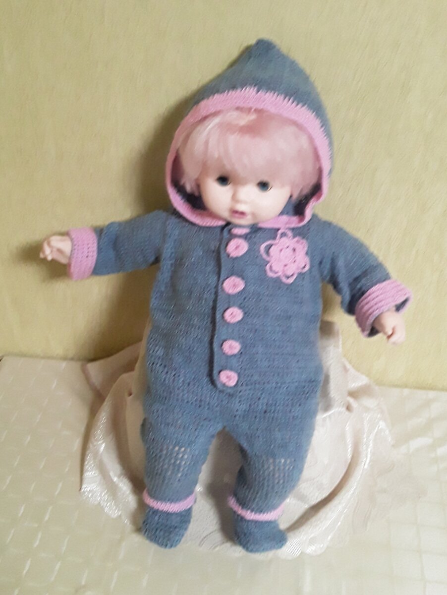 Комбинезон цельный вязаный с капюшоном. Пряжа - Пехорка. размер 55 - 60см. 1500р.  