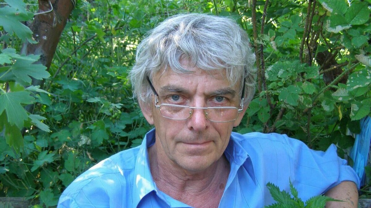     Многие в нашем городе, да и в области, слышали о легендарном директоре музея «Танаис» Валерии Федоровиче Чесноке. На мой взгляд, именно он создал облик современного музея «Танаис», заложил те традиции различных фестивалей, которые проходят в этом славном месте и которыми мы так теперь гордимся.