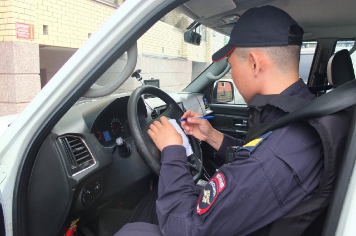    Экипажи работают в разных районах города.