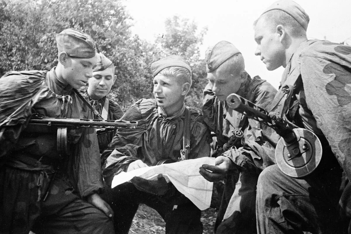 Глаза и уши фронта: о награждениях бойцов и командиров войсковой ...
