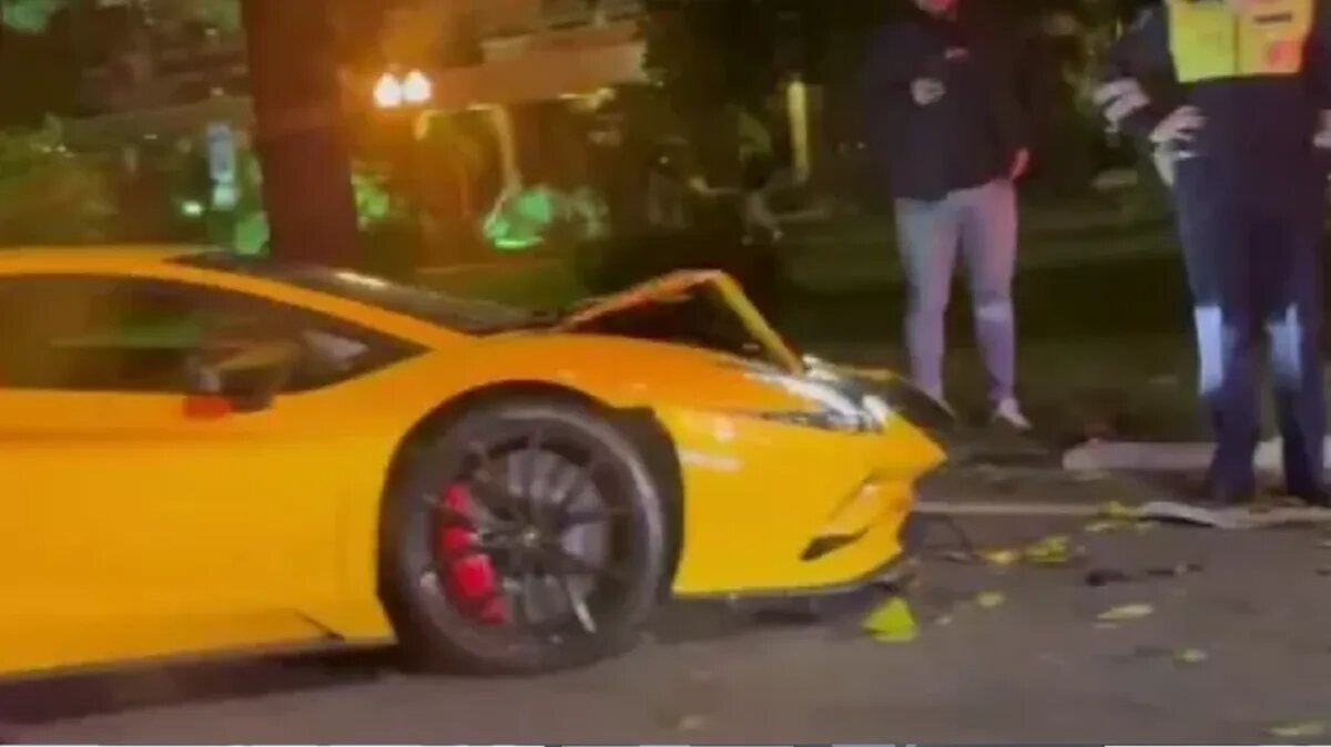 Lamborghini авентадор разбитой