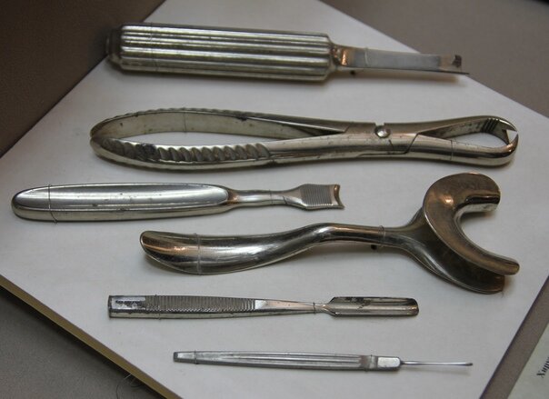 Хирургические инструменты А.В. Вишневского
