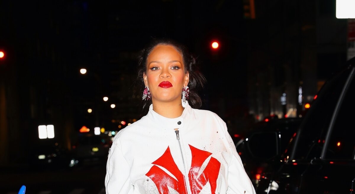 Стыд-то какой! Беременная Рианна оконфузилась из-за своего наряда