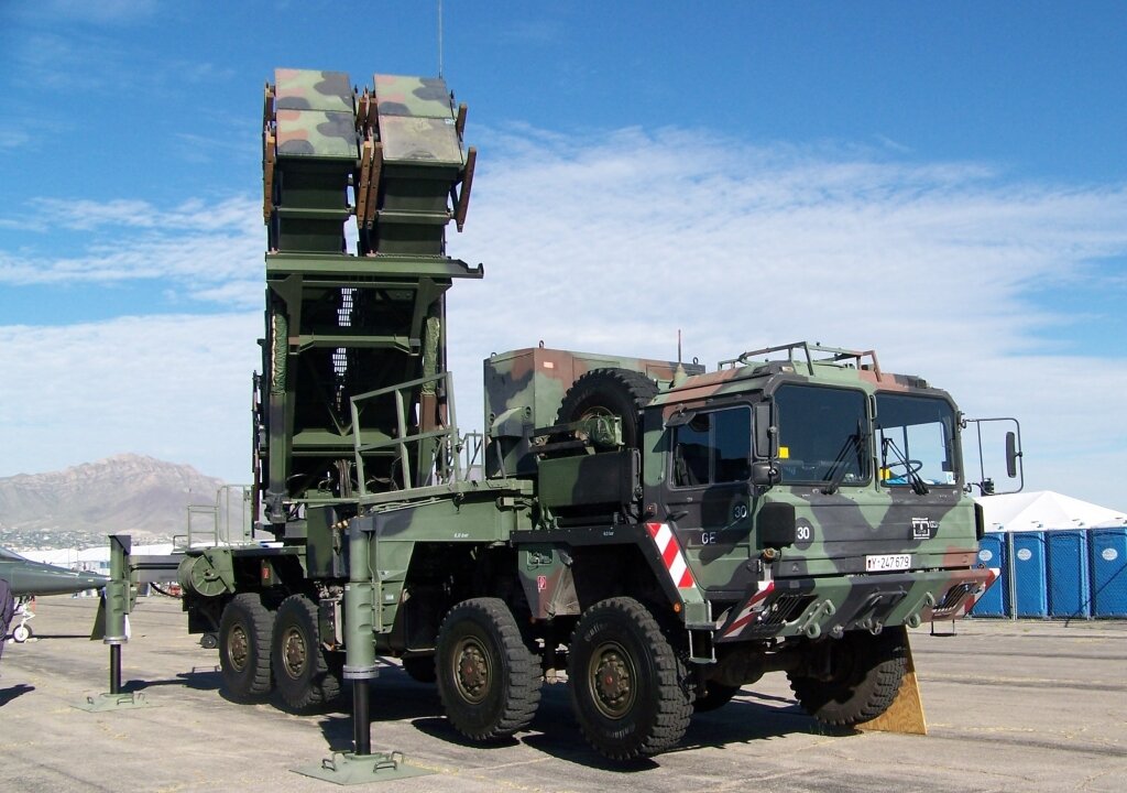    MWM: ЗРК Patriot потерял все 32 ракеты за миллионы долларов, пытаясь перехватить «Кинжал»