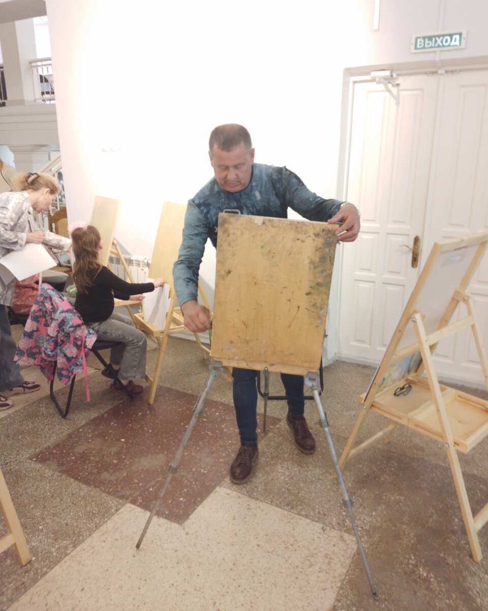 Рисуем сирень с художником Михаилом Левшиным.