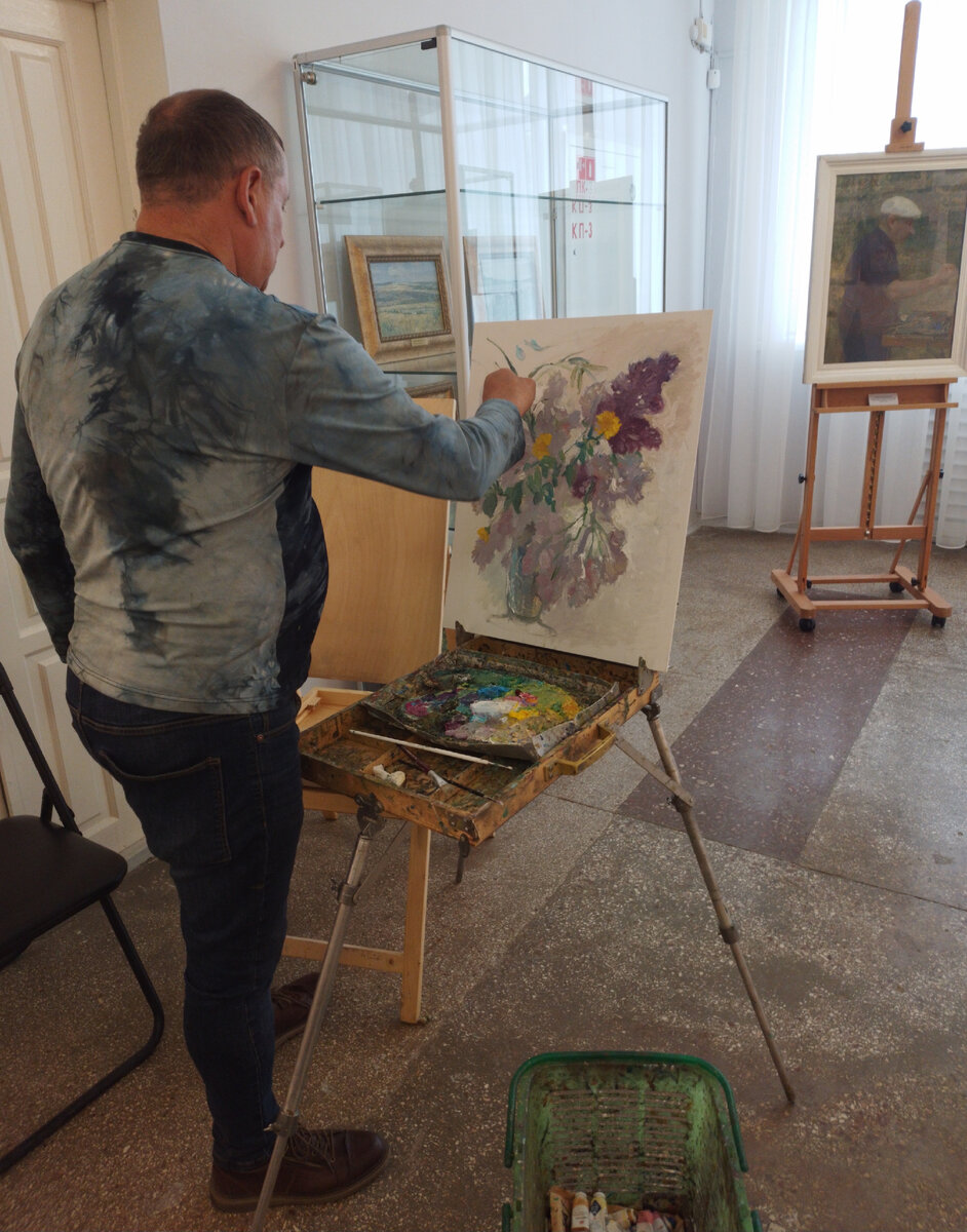 Рисуем сирень с художником Михаилом Левшиным.