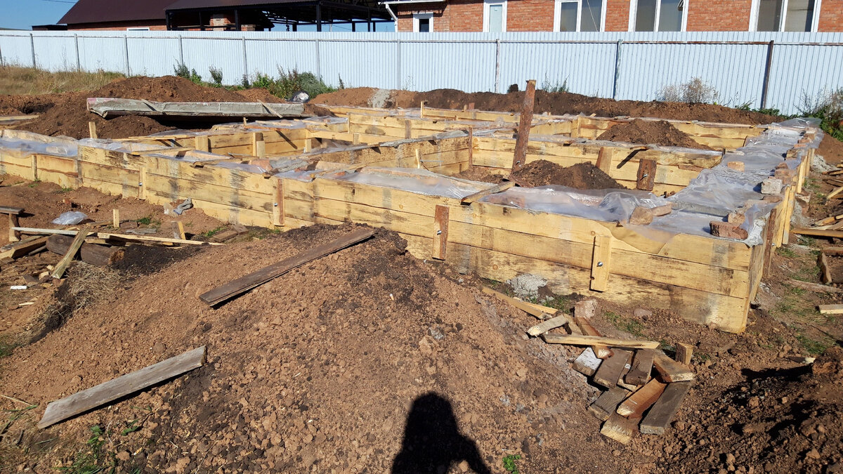    Начало разборки опалубки.