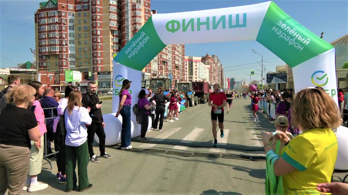    В Сургуте благотворительный «Зелёный марафон» собрал больше 1000 участников