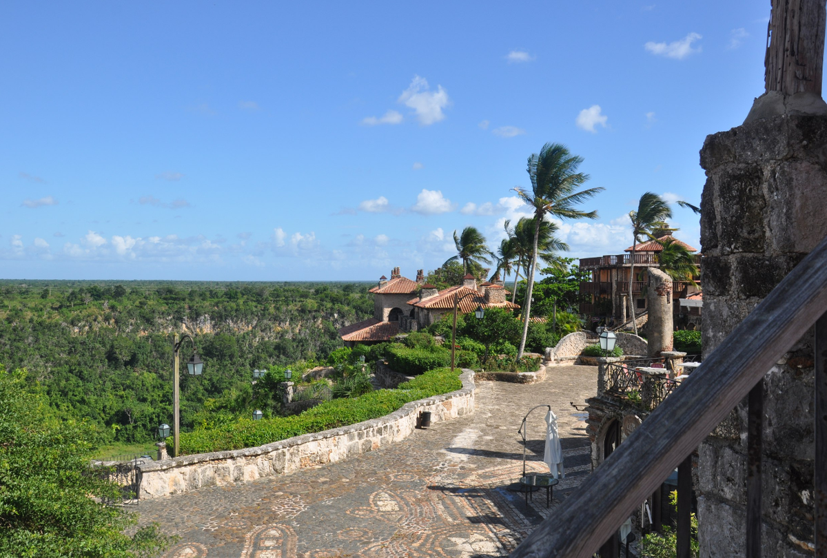 Альтос де Чавон, Ла Романа