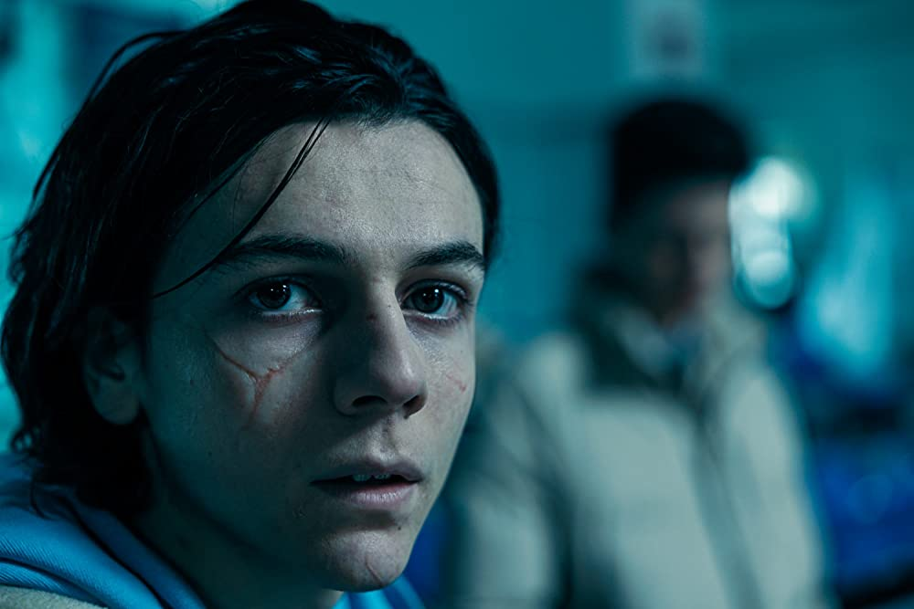 Кадр из фильма Piove. Режиссер: Паоло Стрипполи. Оператор: Cristiano Di Nicola. Производство: Creative Europe Media, Gapbusters, Lazio Cinema International, Ministère de la Culture Italien, Polifemo, Propaganda Italia, Shelter Prod, Wallimages