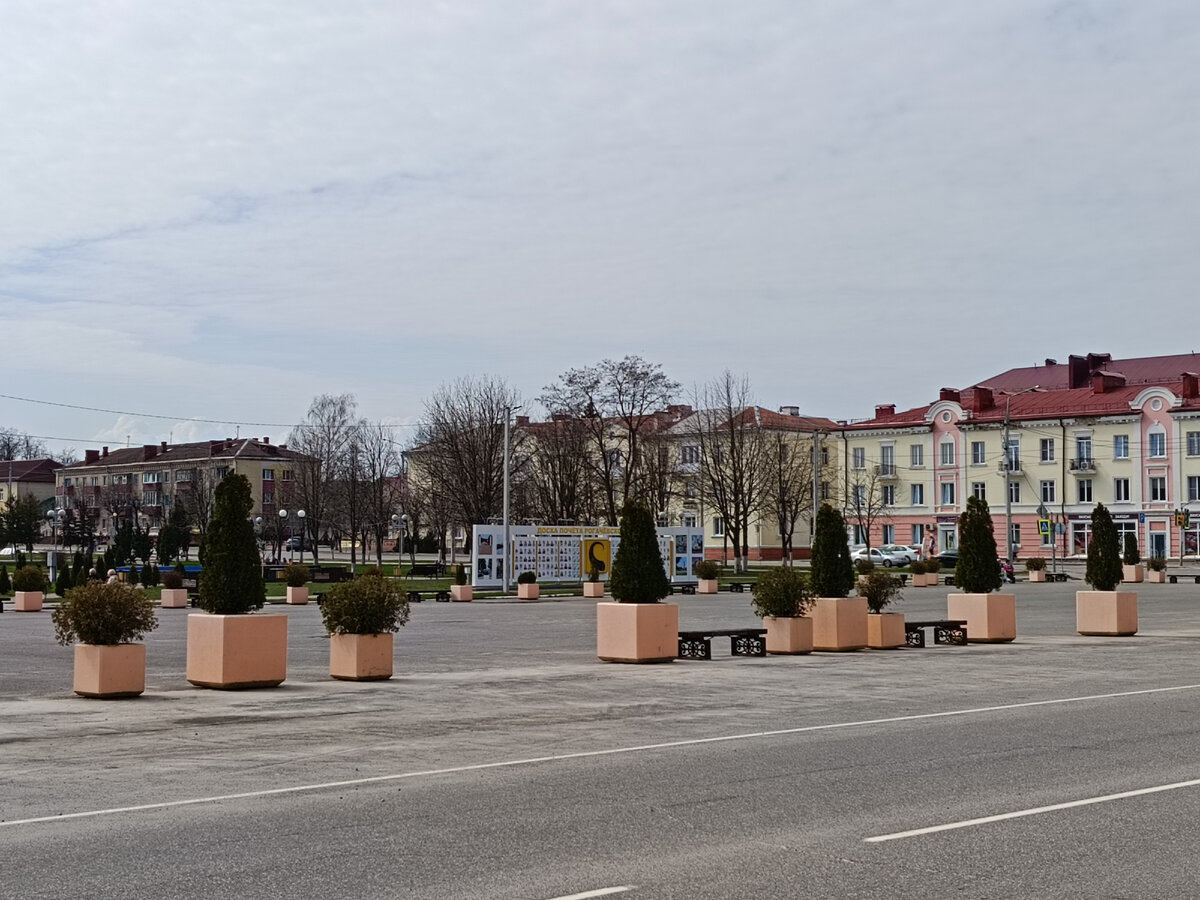 Хоть бы какую бумажечку найти). Не найдешь... 