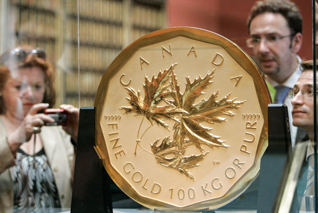 монета 50000 рублей золото. золотая монета 100 кг. золотая монета из лилипутии. золотые монеты червонцы николая 2. золотые инвестиционные монеты.