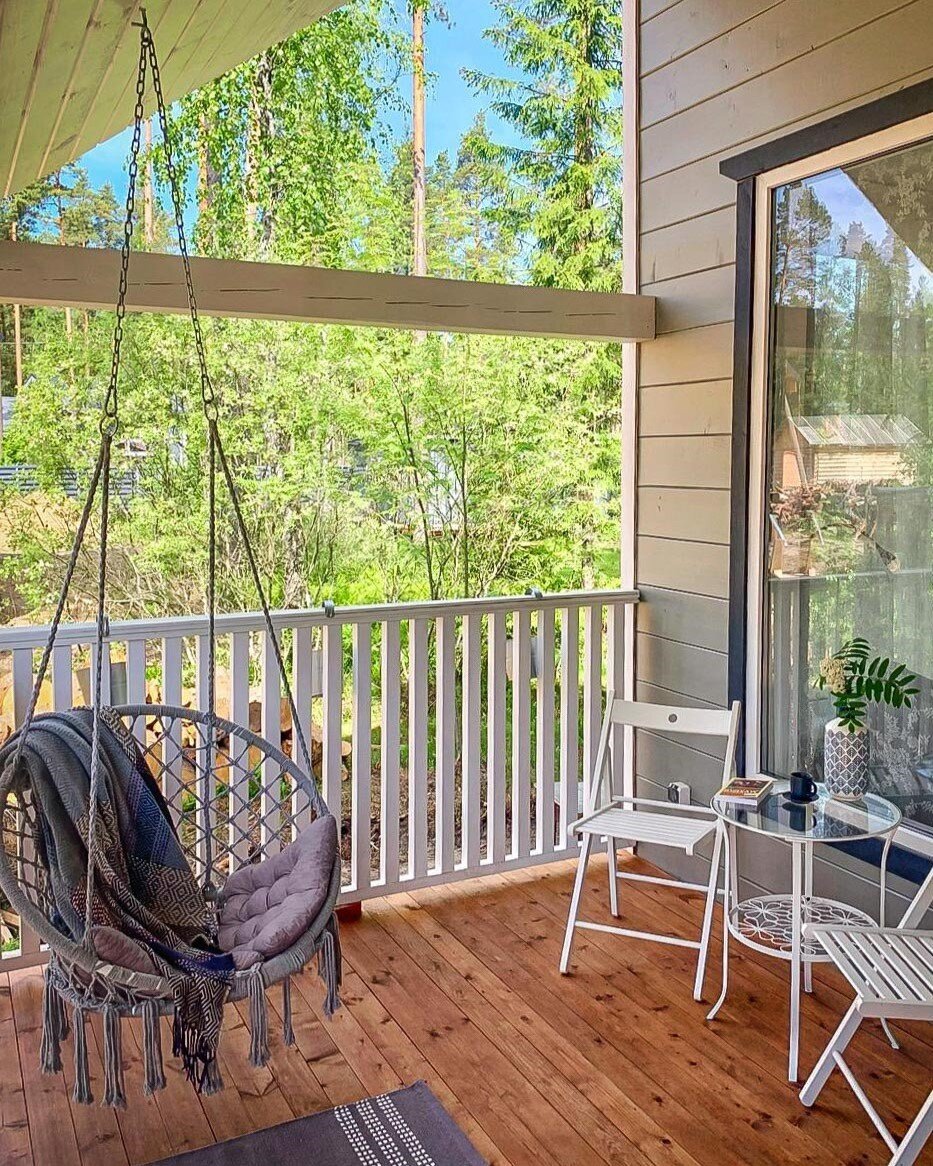 На фото интерьер веранды в доме Нины @pine_forest_house  