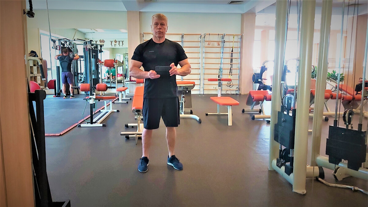 У человека нет возростных ограничений! Доказываю, показываю, ломаю ...