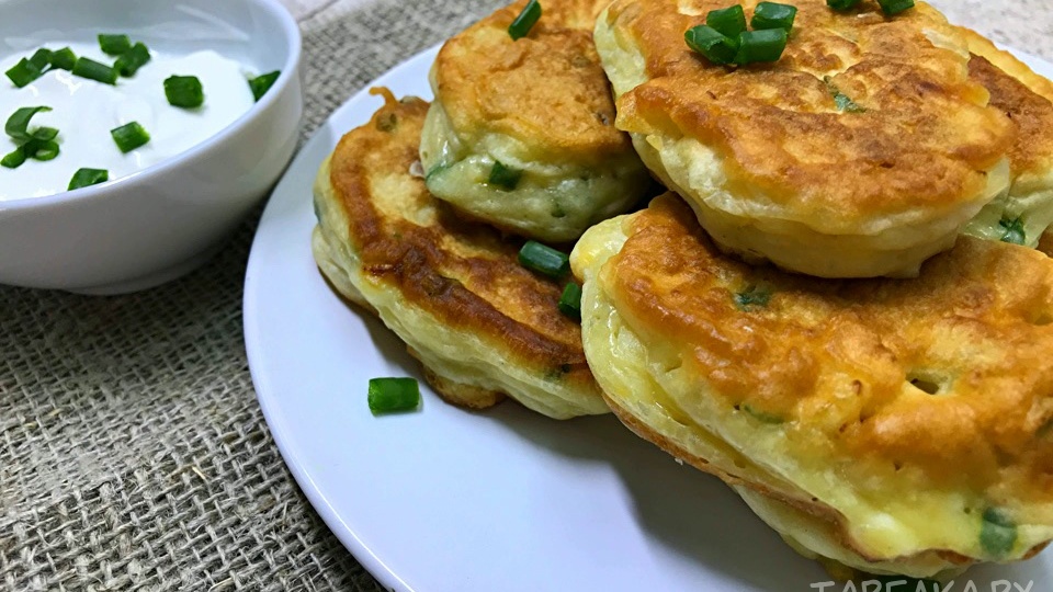 Супер ленивые пирожки на скорую руку. Я не устаю их готовить. Жарю по несколько раз в неделю (делюсь бюджетным рецептом)