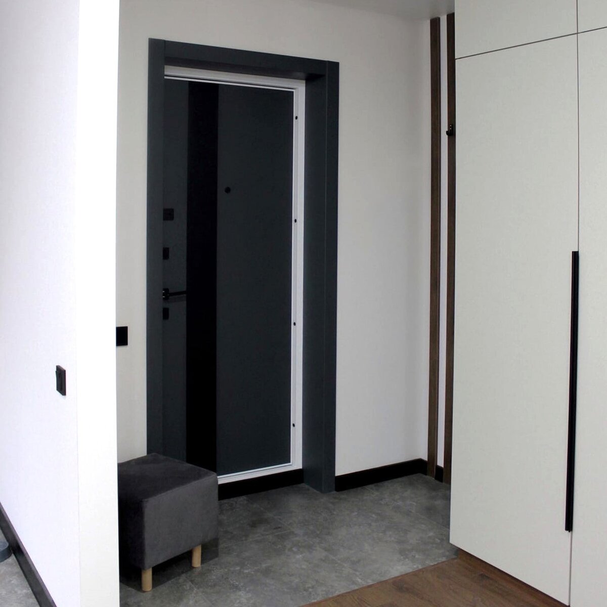 Прихожая с входной дверью Torex 