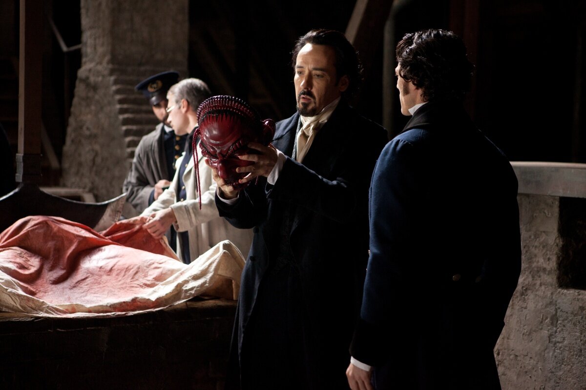 Кадр из фильма "Ворон" (2011)