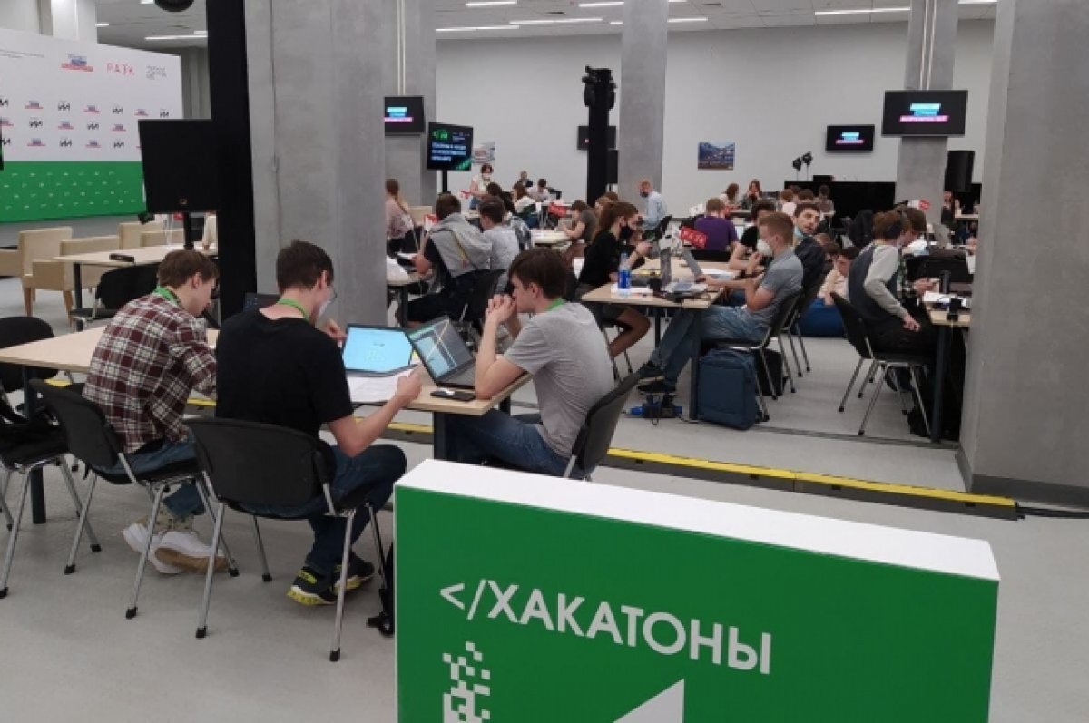    Нижегородские студенты получили 25 миллионов за победу в НЕЙМАРК-хакатоне