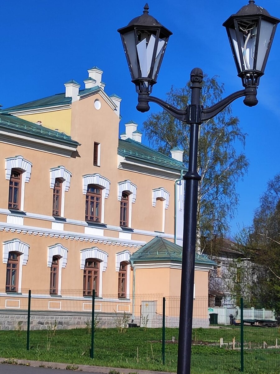    Внешний облик пушкинских фонарей на набережной восстановленгруппа «Петрозаводских энергетических систем» в социальной сети «ВКонтакте»