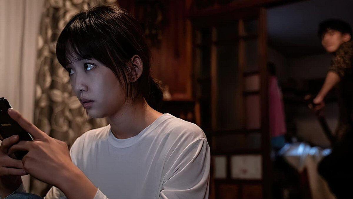  Волнующий южнокорейский триллер об опасностях большого города. 