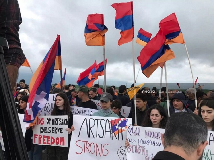 В Степанакерте начинается новое движение с требованием снятия блокады Нагорного Карабаха (Арцаха). ВИДЕО