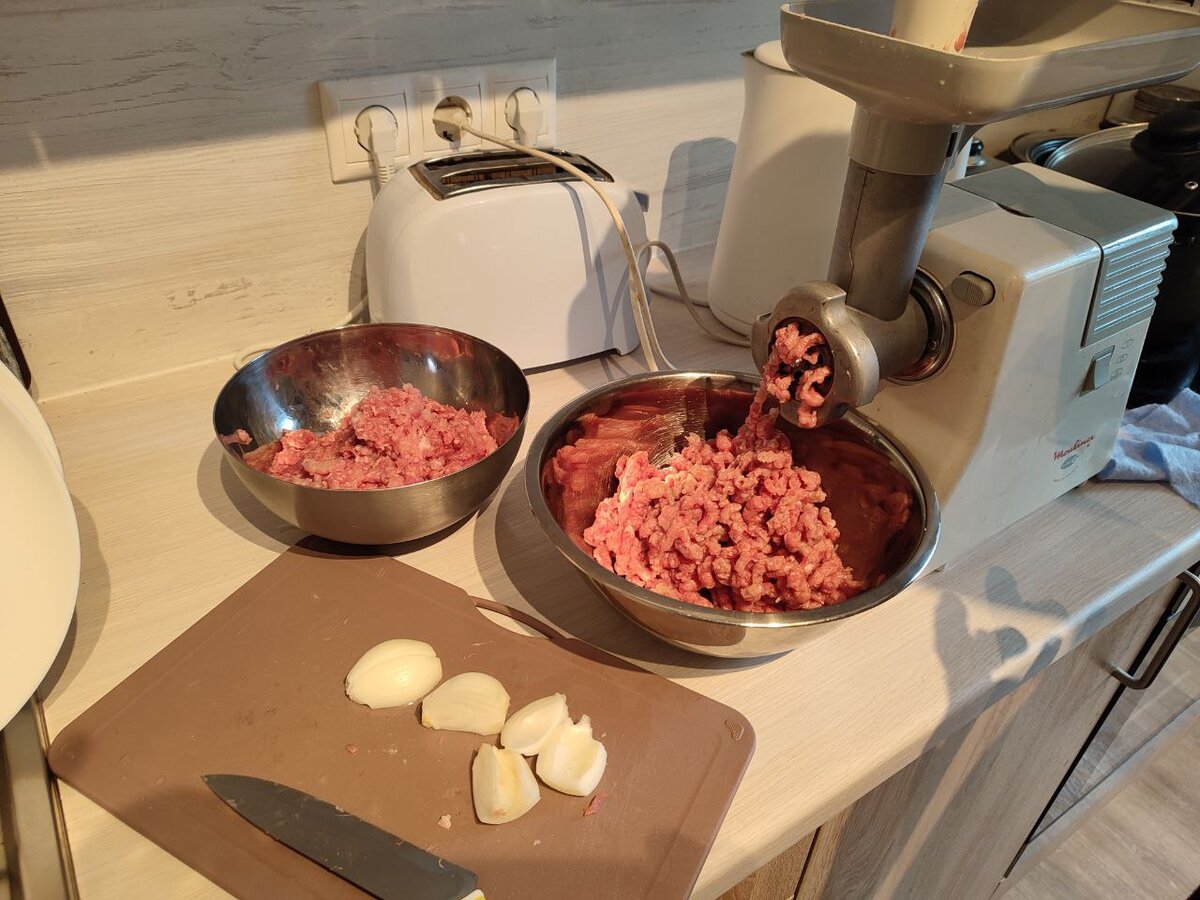 Фарш прокручиваю 2 раза, так он получается нежнее