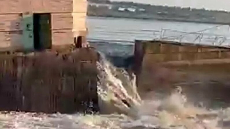 Разрушения на Каховской ГЭС. Фото Яндекс. Картинки. 