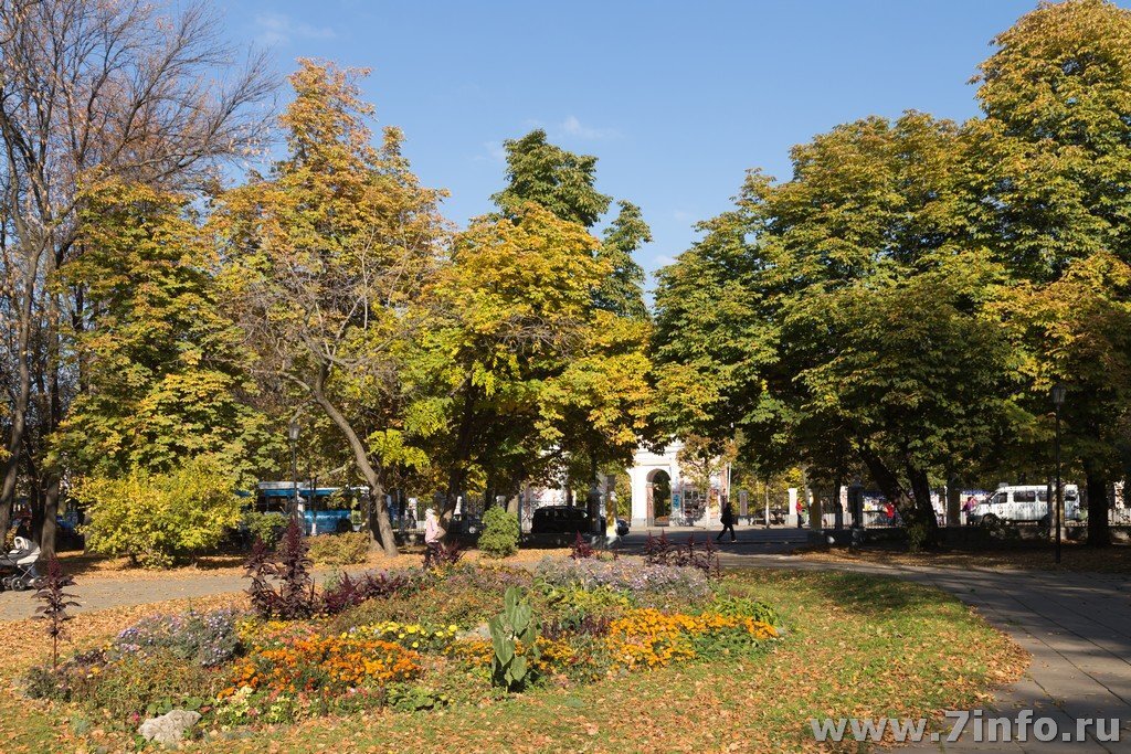 В Нижнем городском парке продолжается комплексное благоустройство