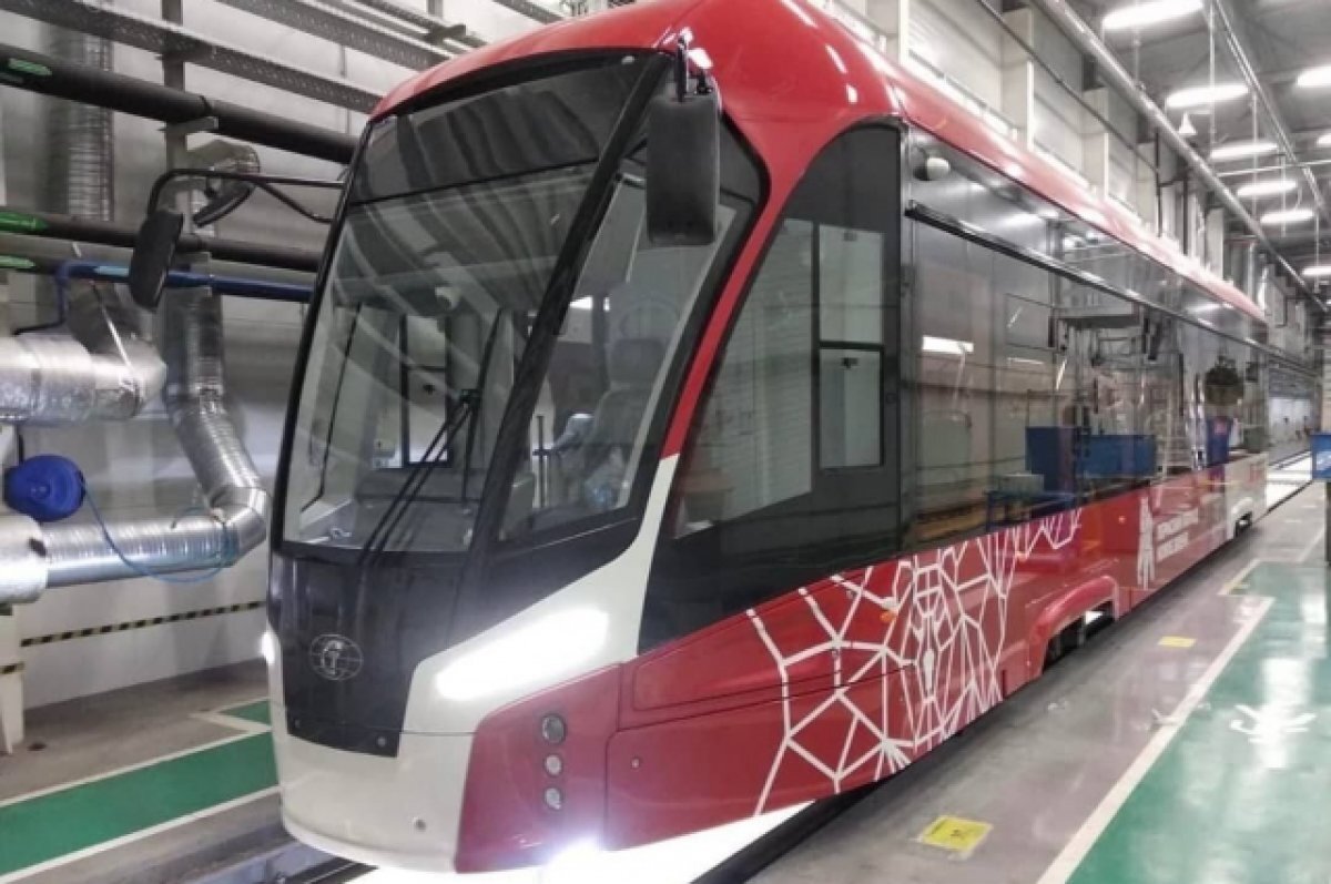    В Пермь из СПб едет первый купленный в рамках концессии трамвай «Львёнок»