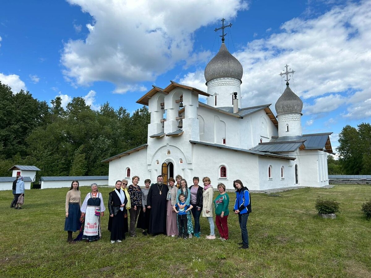 Храмы Астрахани храм Святой Живоначальной Троицы