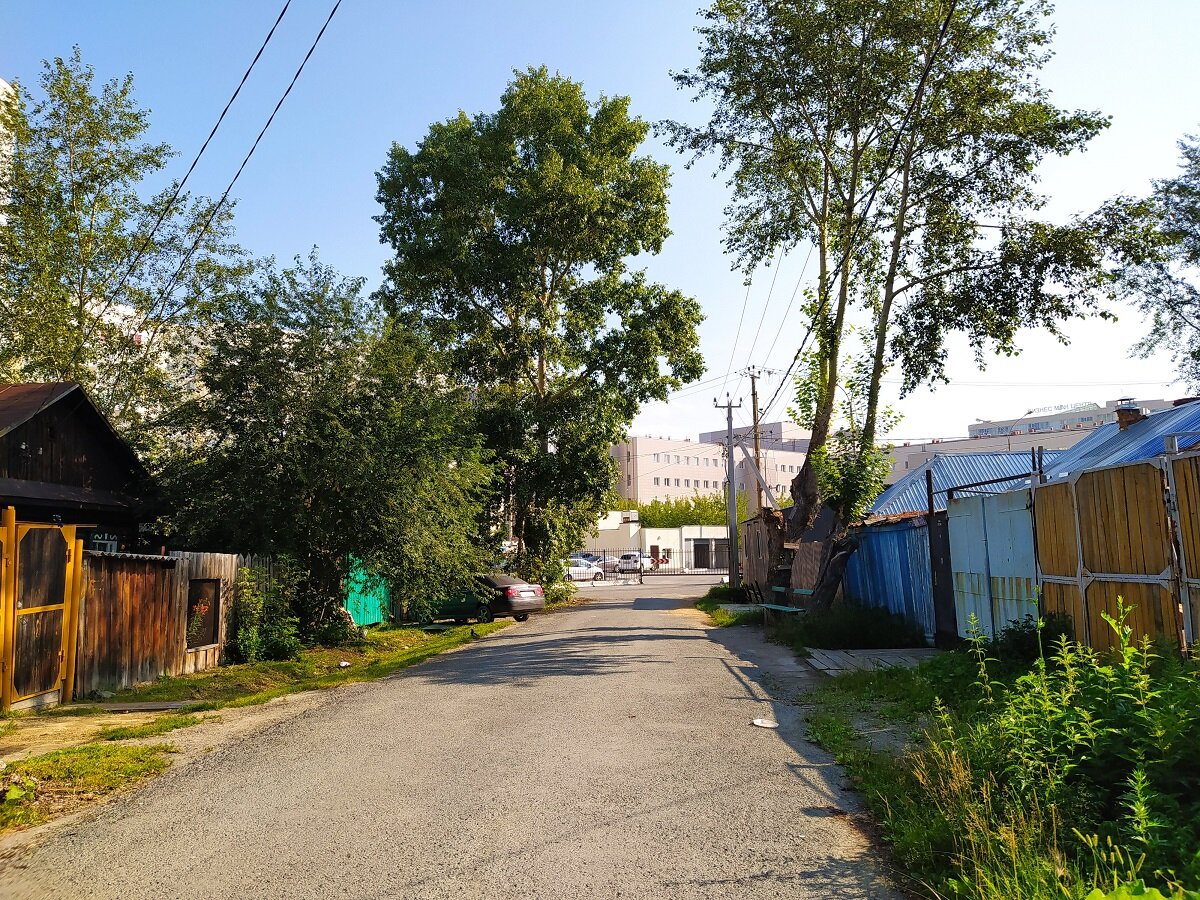 Улица Автономных республик (Екатеринбург)