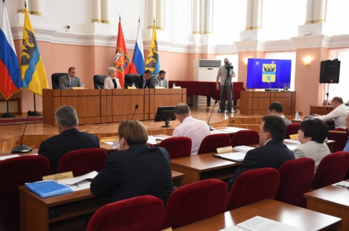    На очередном заседании горсовета в Оренбурге приняты решения по 34 вопросам