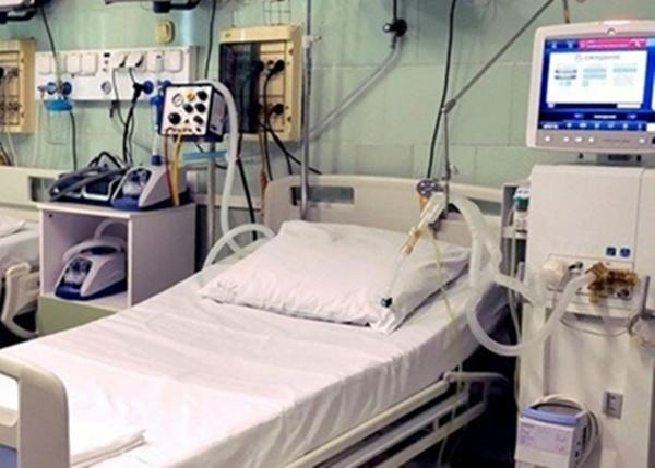 Саратовские врачи борются за жизнь двухлетней девочки после ДТП - KP.RU