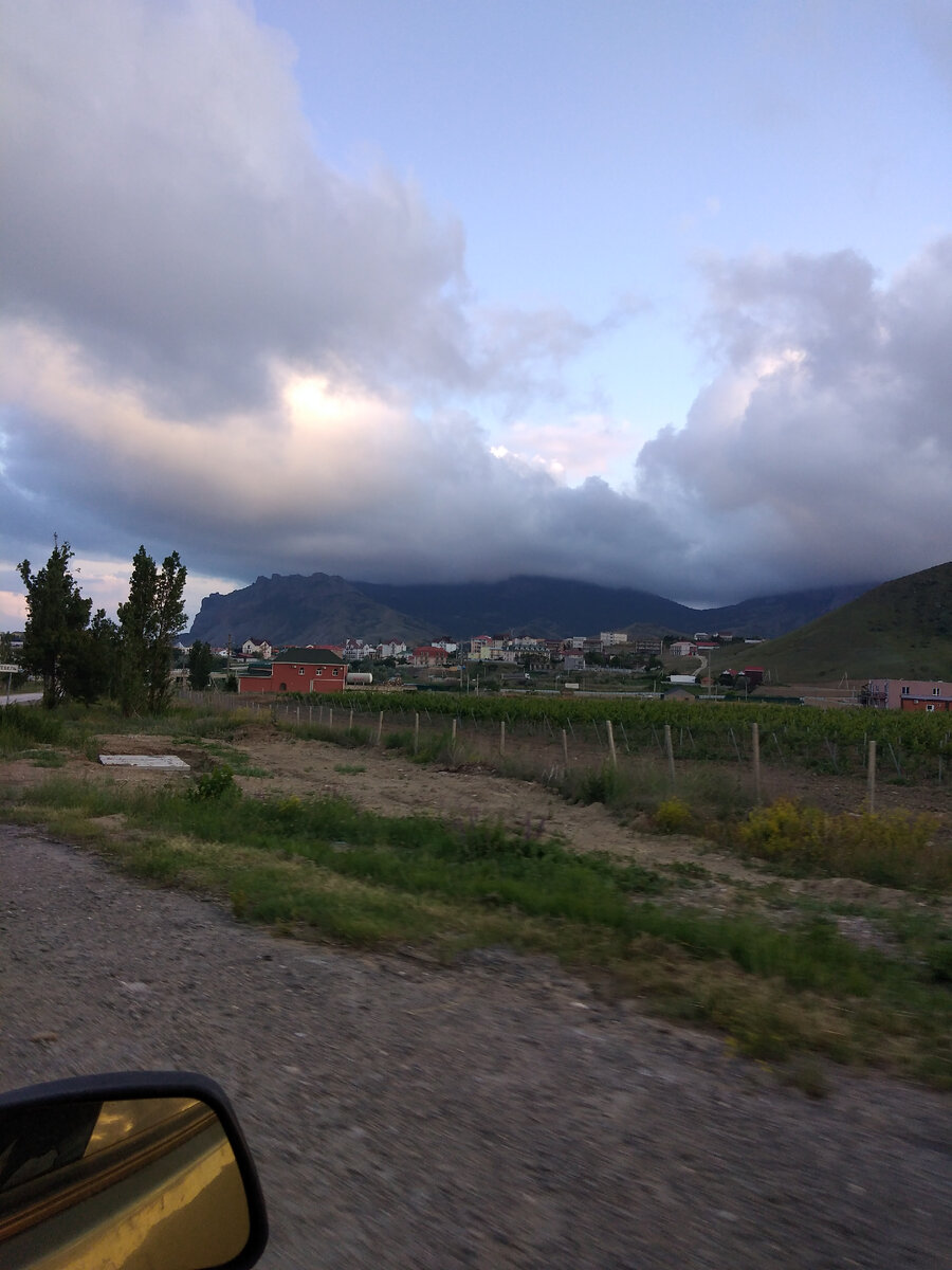 Вечерний Коктебель. Фото автора.