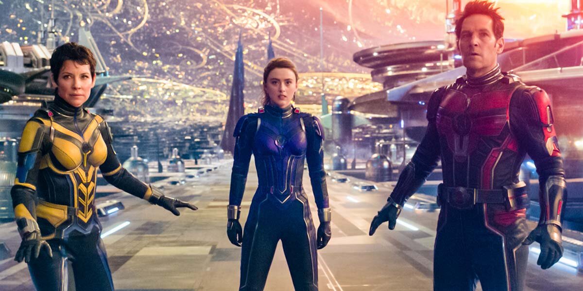 За основу можно взять любой из образов героев. Для ребёнка костюмы немного взрослые, девочкам постарше подойдут. 